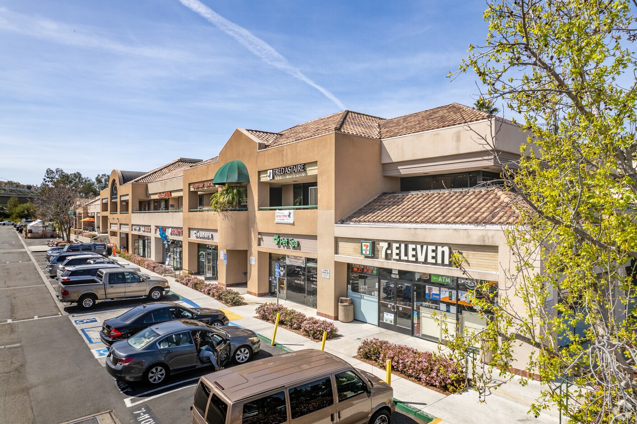 26921-27051 Moulton Pky, Aliso Viejo, CA à louer Photo du bâtiment- Image 1 de 22