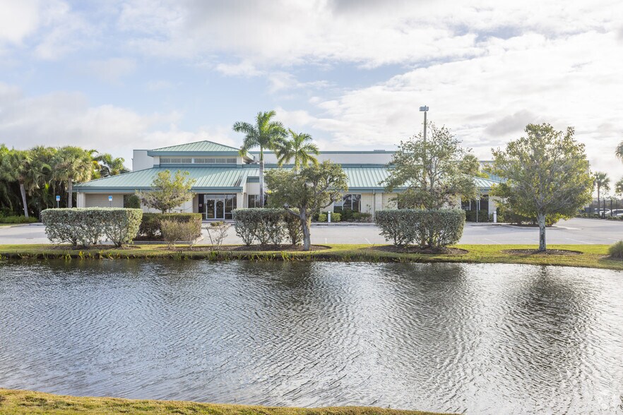 9400 Piper Rd, Punta Gorda, FL à vendre - Photo du bâtiment - Image 2 de 4