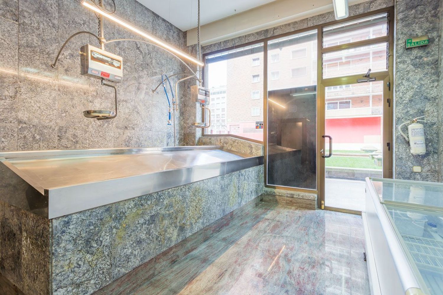 Retail in Pamplona for sale Interior Photo- Image 1 of 18