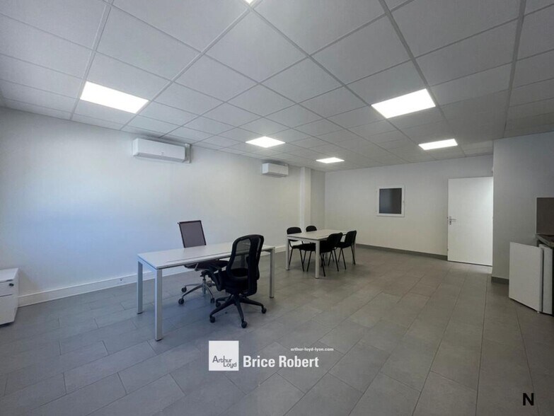 Allée Guimet, Fleurieu Sur Saone for lease - Interior Photo - Image 3 of 5