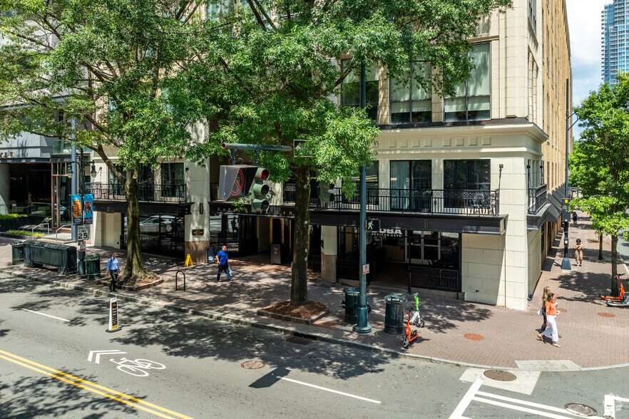 127 N Tryon St, Charlotte, NC for lease - Building Photo - Image 3 of 7