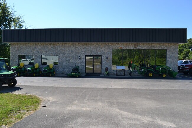 More details for 1111 W 3rd St, Rushville, IN - Flex for Lease