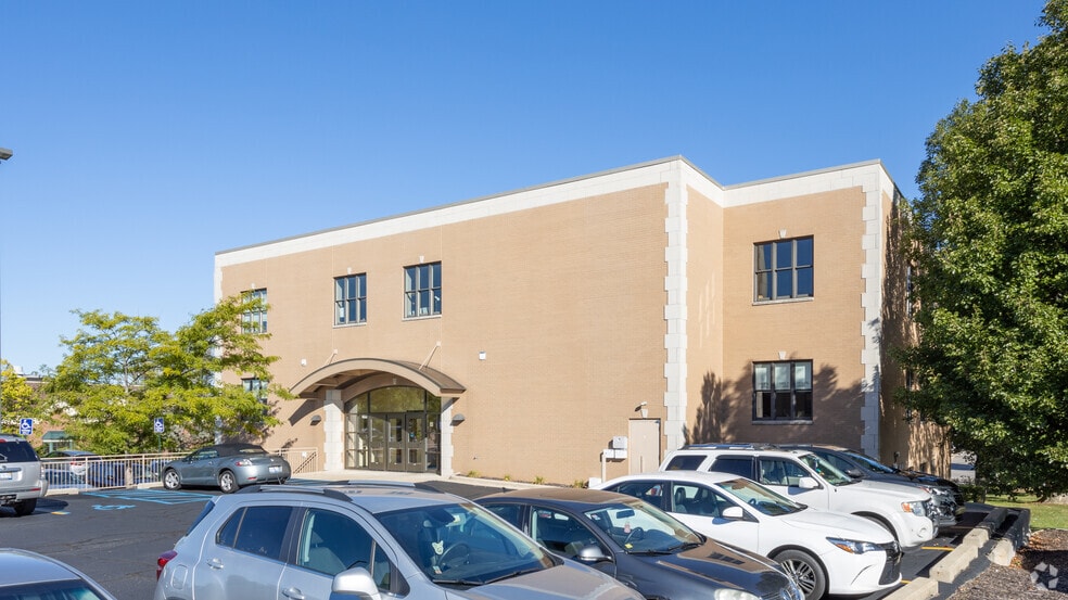 2460 Burton St SE, Grand Rapids, MI for lease - Building Photo - Image 2 of 3