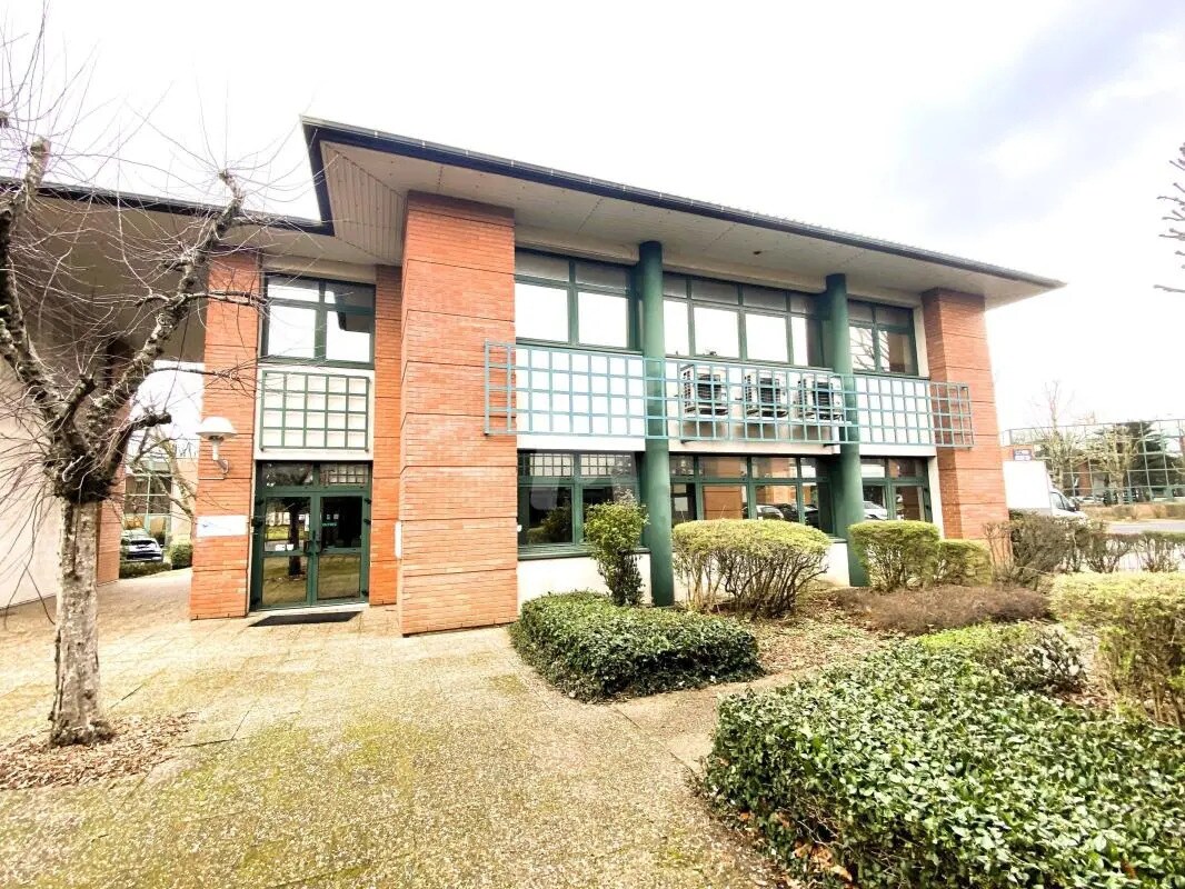 Office in Évry-Courcouronnes for sale Building Photo- Image 1 of 8