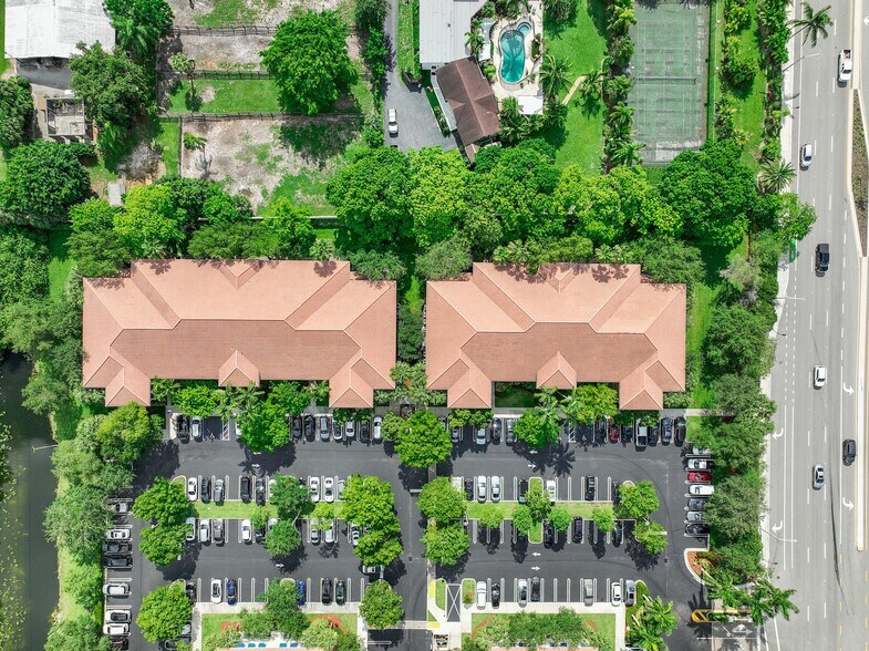 7301 Wiles Rd, Coral Springs, FL à louer - Photo du bâtiment - Image 3 de 119