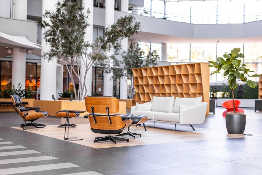 19100-19200 Von Karman Ave, Irvine, CA for lease - Interior Photo - Image 2 of 20