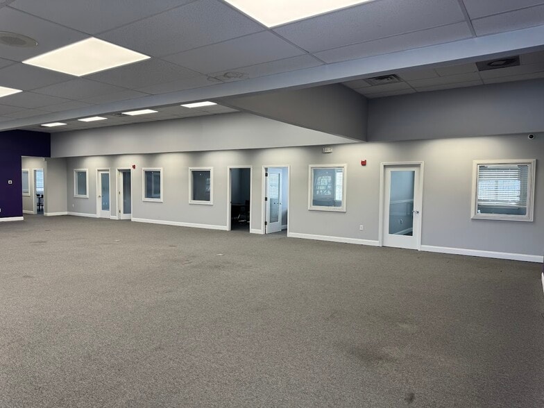 5070 Route 42, Turnersville, NJ for lease - Interior Photo - Image 2 of 13