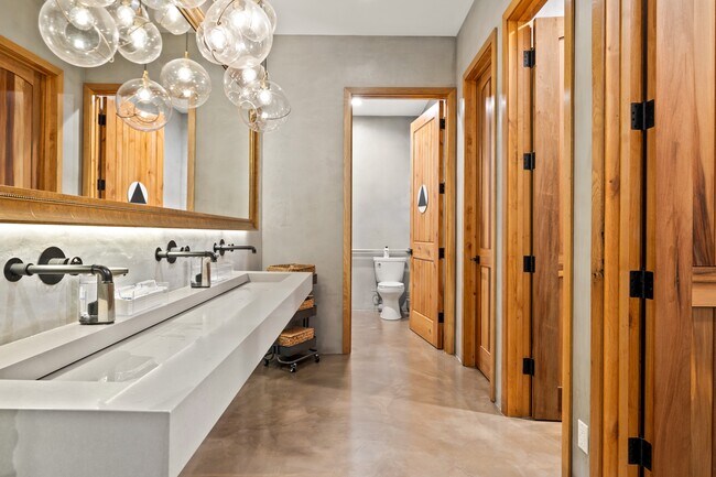 Plus de détails pour 7207 Melrose Ave, Los Angeles, CA - Bureau/Commerce de détail à louer