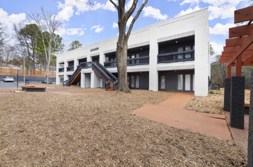 1850 Lake Park Dr SE, Smyrna, GA à vendre Photo du bâtiment- Image 1 de 14