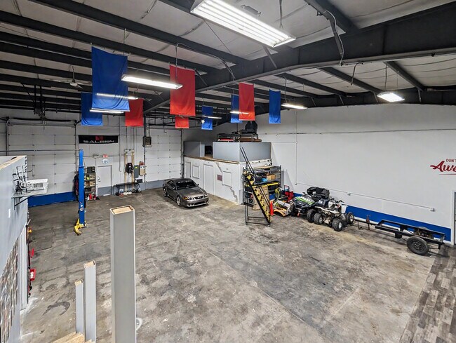 Plus de détails pour 237 River Rd, Uxbridge, MA - Industriel à louer