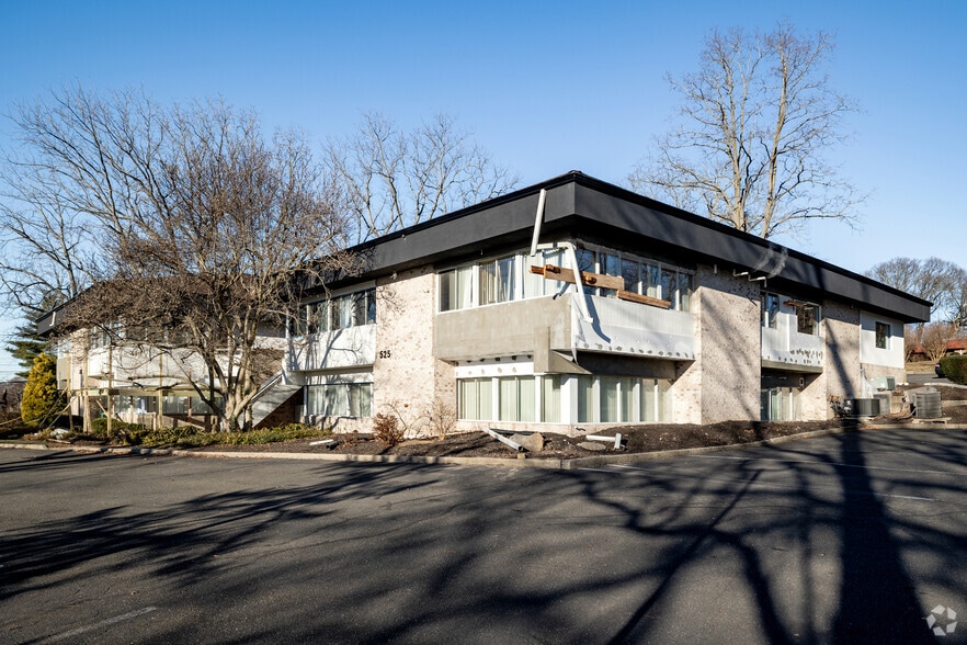 525 Townline Rd, Hauppauge, NY à louer - Photo principale - Image 1 de 8