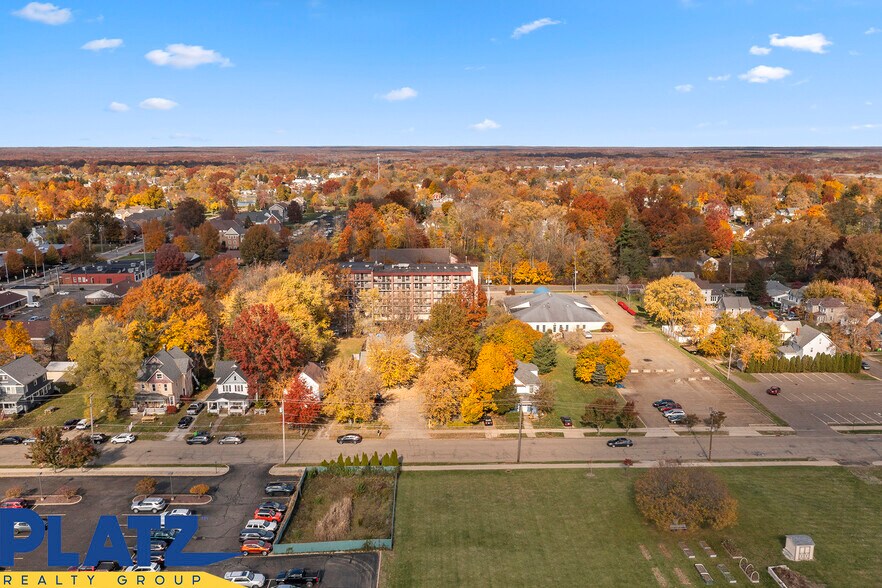 122 E College St, Alliance, OH à vendre - Photo du bâtiment - Image 3 de 10