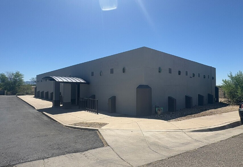 6624 Caminito Coors NW, Albuquerque, NM à vendre - Photo du bâtiment - Image 2 de 13
