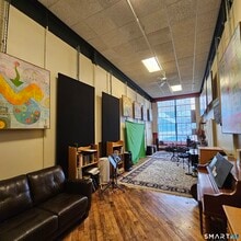 642 Hilliard St, Manchester, CT à louer Photo intérieure- Image 1 de 2