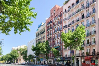 Plus de détails pour Avenida de la Ciudad de Barcelona, Madrid - Multi-résidentiel à vendre