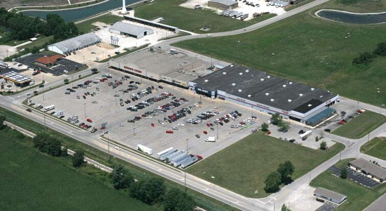 1152-1200 E Walnut St, Watseka, IL à louer - Photo du bâtiment - Image 2 de 8