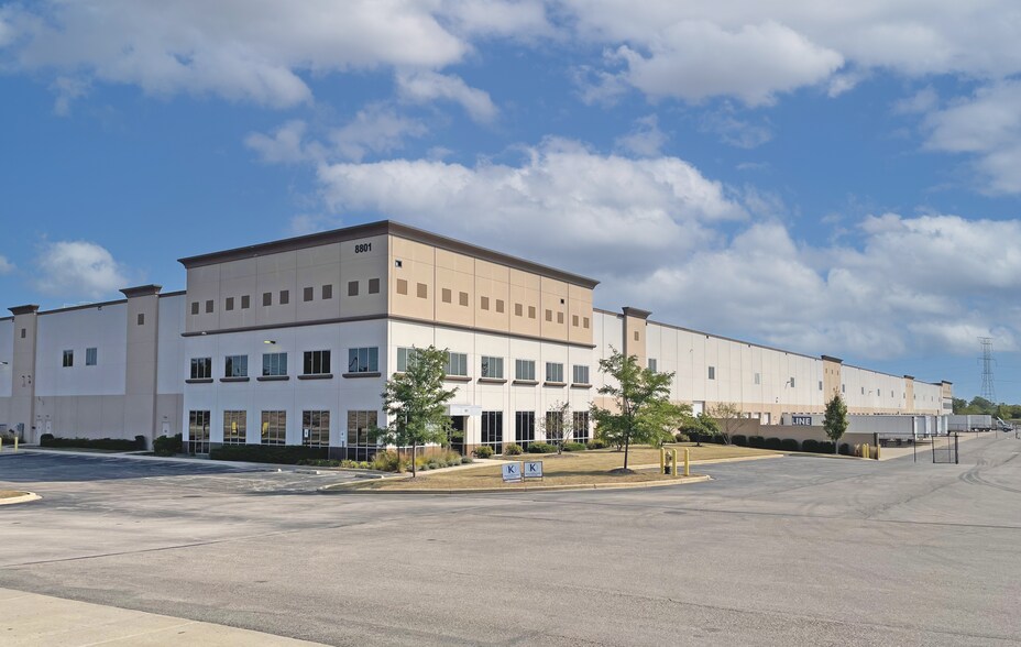 8801 88th Ave, Pleasant Prairie, WI à louer - Photo du bâtiment - Image 1 de 4