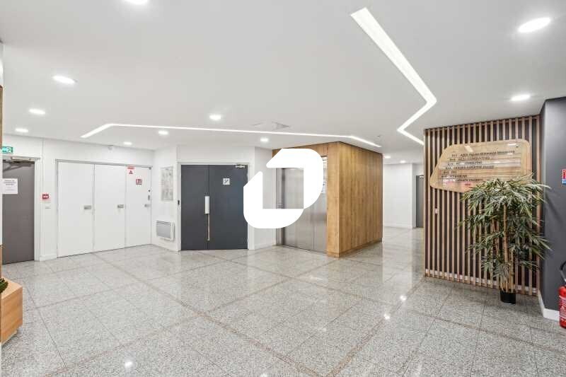 Bureau dans Levallois-Perret à louer - Photo du bâtiment - Image 2 de 15
