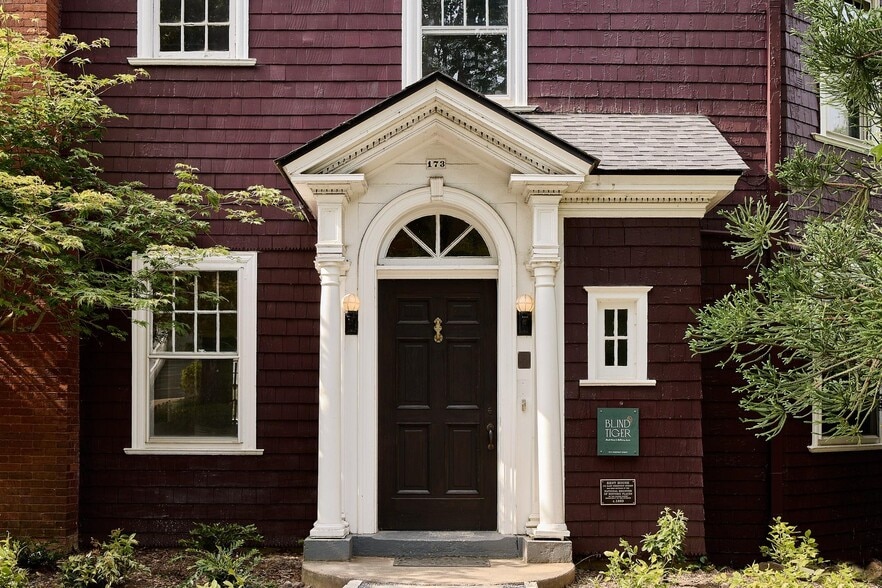 173 E Chestnut St, Asheville, NC à vendre - Photo du bâtiment - Image 2 de 27