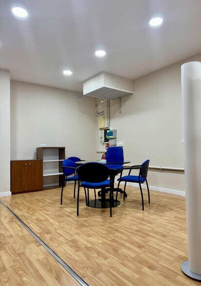 Office in Súria, Barcelona for lease - Interior Photo - Image 3 of 4