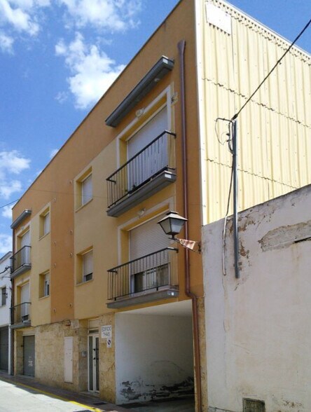 Immeuble residentiel dans Bellvei, Tarragona à vendre - Photo du bâtiment - Image 1 de 1