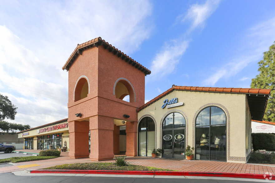 26111 Bouquet Canyon Rd, Santa Clarita, CA for lease - Primary Photo - Image 1 of 6