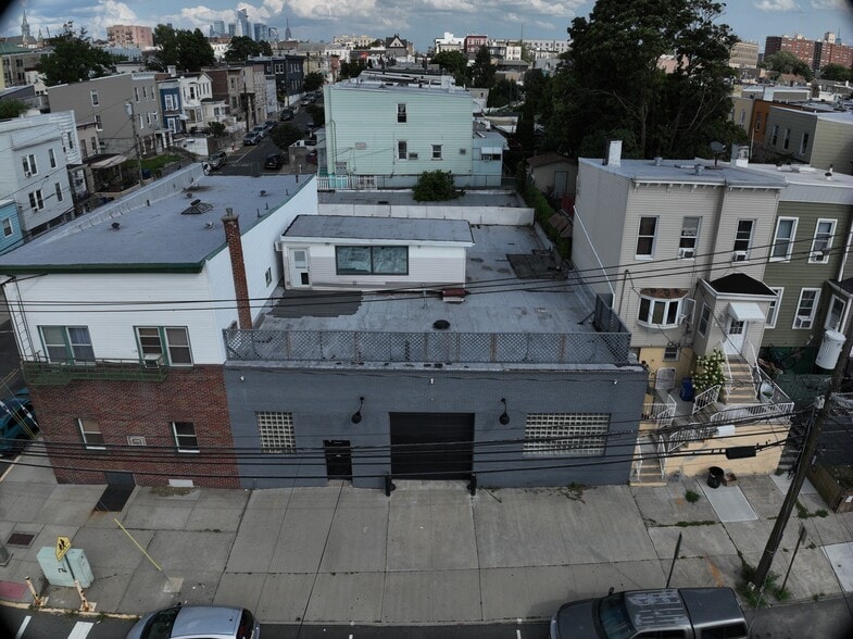 910 Grand Ave, North Bergen, NJ for sale - Matterport Community - Image 3 of 37