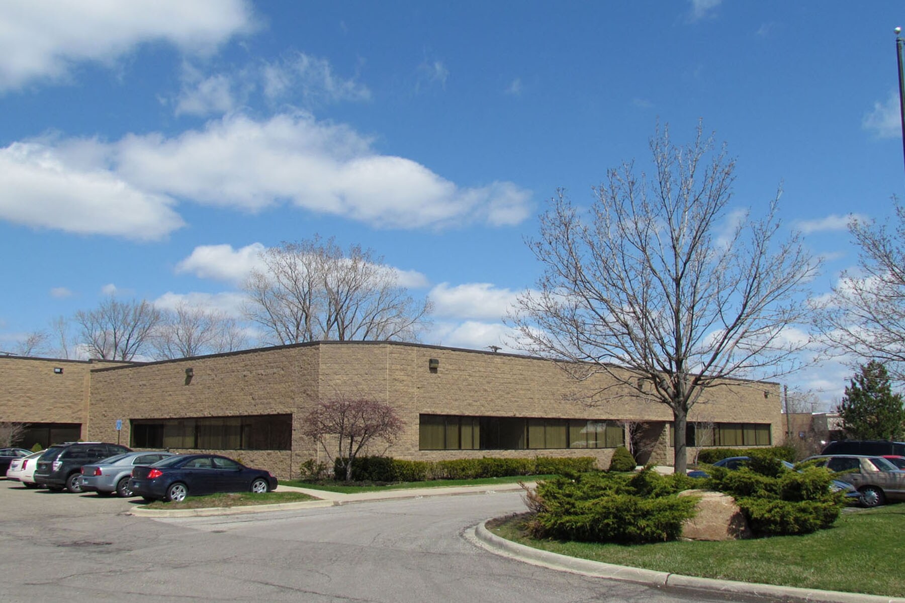 33939-33955 Harper Ave, Clinton Township, MI à louer Photo du bâtiment- Image 1 de 7