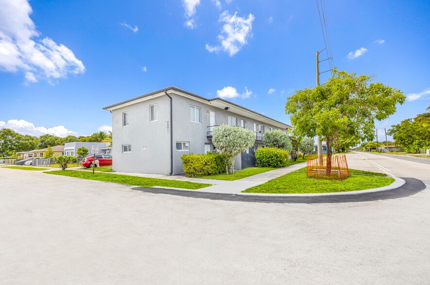 2201 Greene St, Hollywood, FL for sale - Building Photo - Image 3 of 27