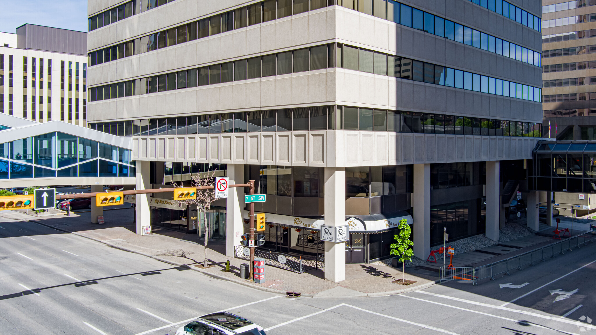 800 6th Ave SW, Calgary, AB à vendre Photo du bâtiment- Image 1 de 1