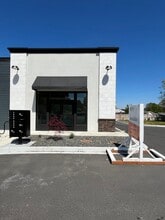4330 Van Giesen St, West Richland, WA for lease Interior Photo- Image 2 of 9
