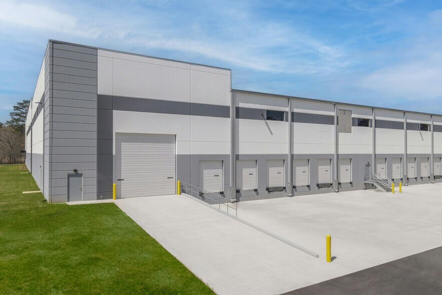 14138 Lake Forest Ct, Covington, GA à louer - Photo du bâtiment - Image 2 de 4