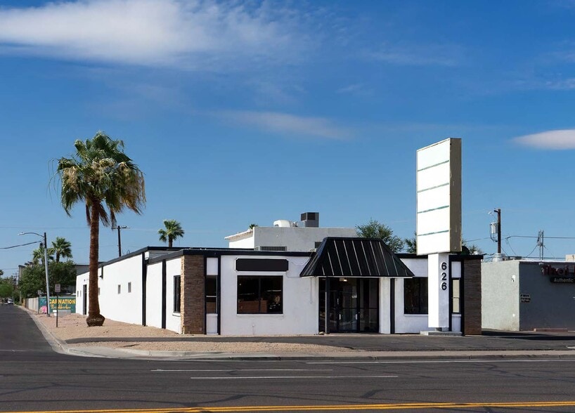 626 W Indian School Rd, Phoenix, AZ à vendre - Photo principale - Image 1 de 40