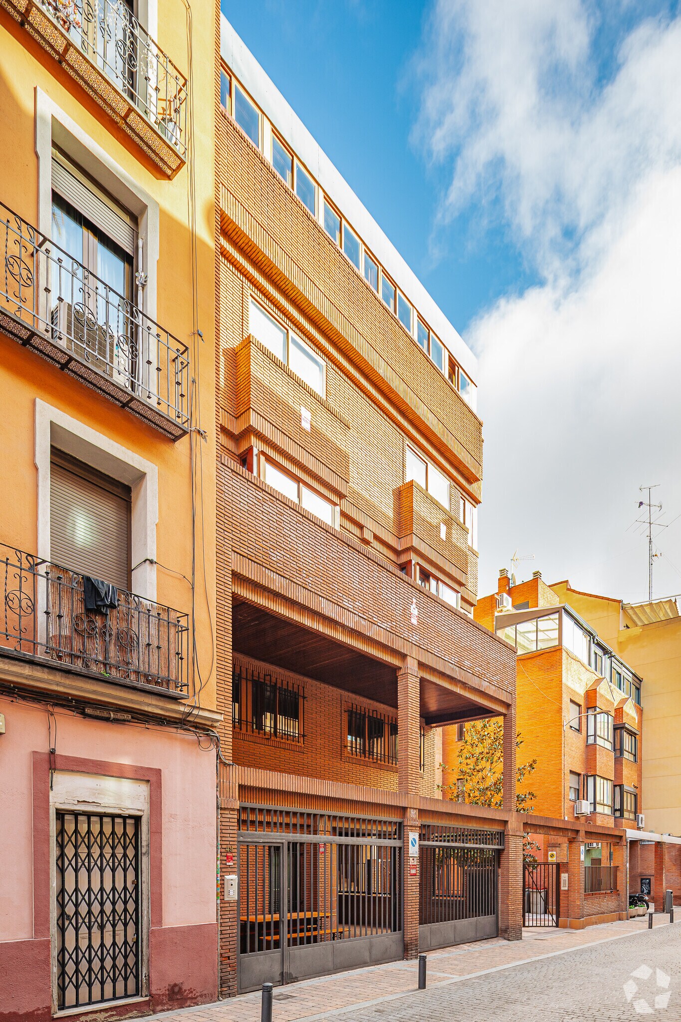 Multifamily in Madrid, Madrid for sale Primary Photo- Image 1 of 4
