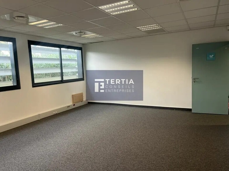 Office in Montpellier for lease - Building Photo - Image 3 of 7