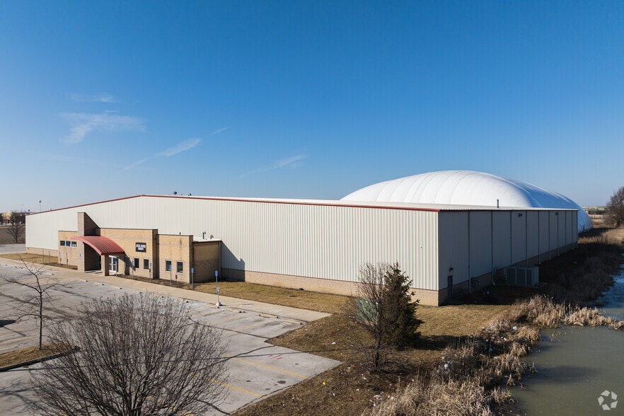 10020 S Compass Dr, Rossford, OH for lease - Building Photo - Image 3 of 11