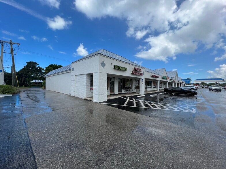 1801-1841 Tamiami Trl N, Naples, FL à louer - Photo du bâtiment - Image 3 de 4