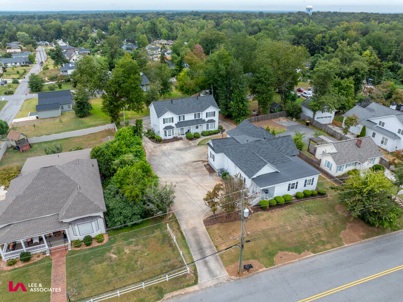 57 1st Ave, Newnan, GA à vendre - Photo du bâtiment - Image 3 de 7