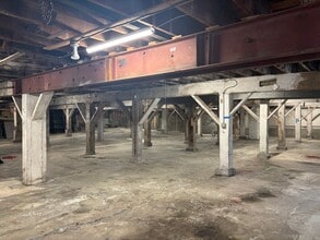 3410 Woodland Park Ave N, Seattle, WA for lease Interior Photo- Image 1 of 4