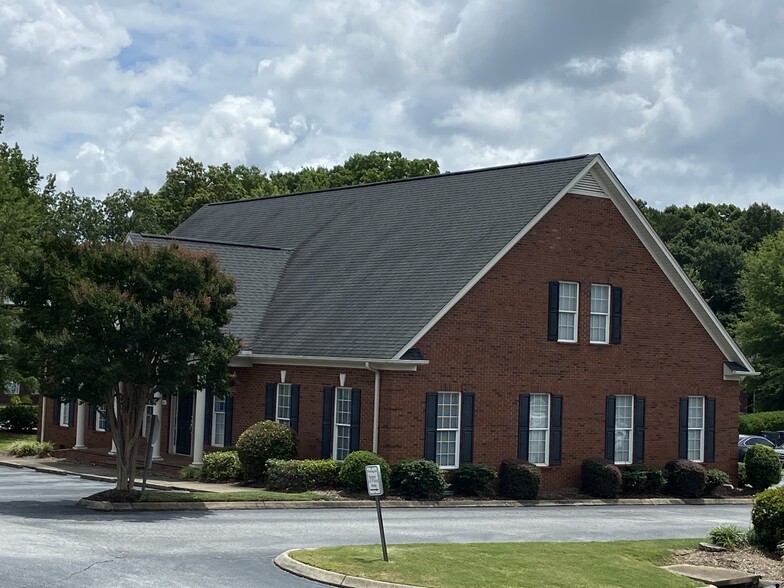 2096 Woodruff Rd, Greenville, SC for sale - Building Photo - Image 1 of 1