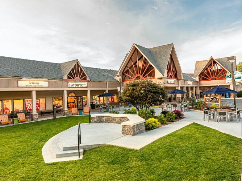 278 Shoppes on the Parkway Rd, Blowing Rock, NC à louer - Photo du bâtiment - Image 1 de 7