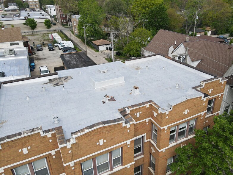 2730 E 79th St, Chicago, IL for lease - Building Photo - Image 2 of 6