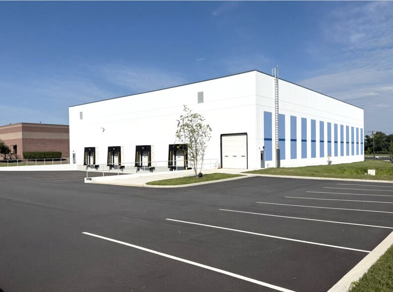 212 Passaic Avenue, Fairfield, NJ for sale - Building Photo - Image 2 of 16
