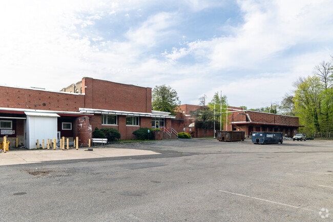 More details for 104 E Park St, Bordentown, NJ - Industrial for Lease