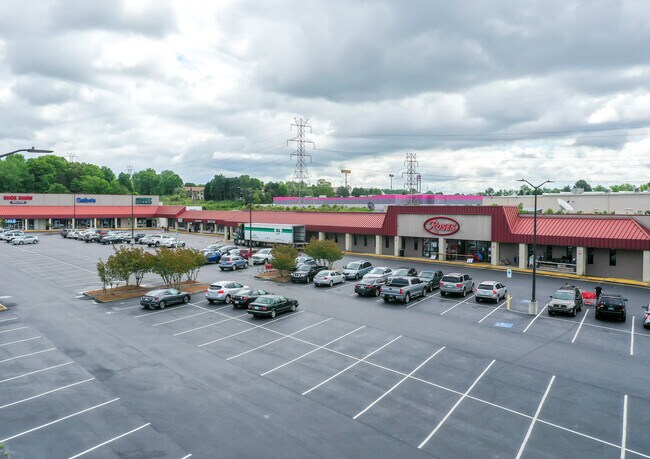 Plus de détails pour 3001S S Cannon Blvd, Kannapolis, NC - Commerce de détail à louer
