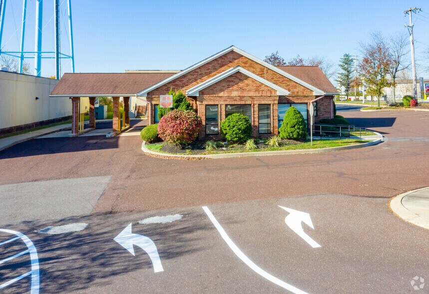 2186 E High St, Pottstown, PA à vendre - Photo du bâtiment - Image 2 de 15