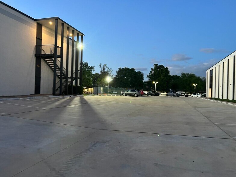 7141 Office City Dr, Houston, TX à louer - Photo du bâtiment - Image 3 de 13