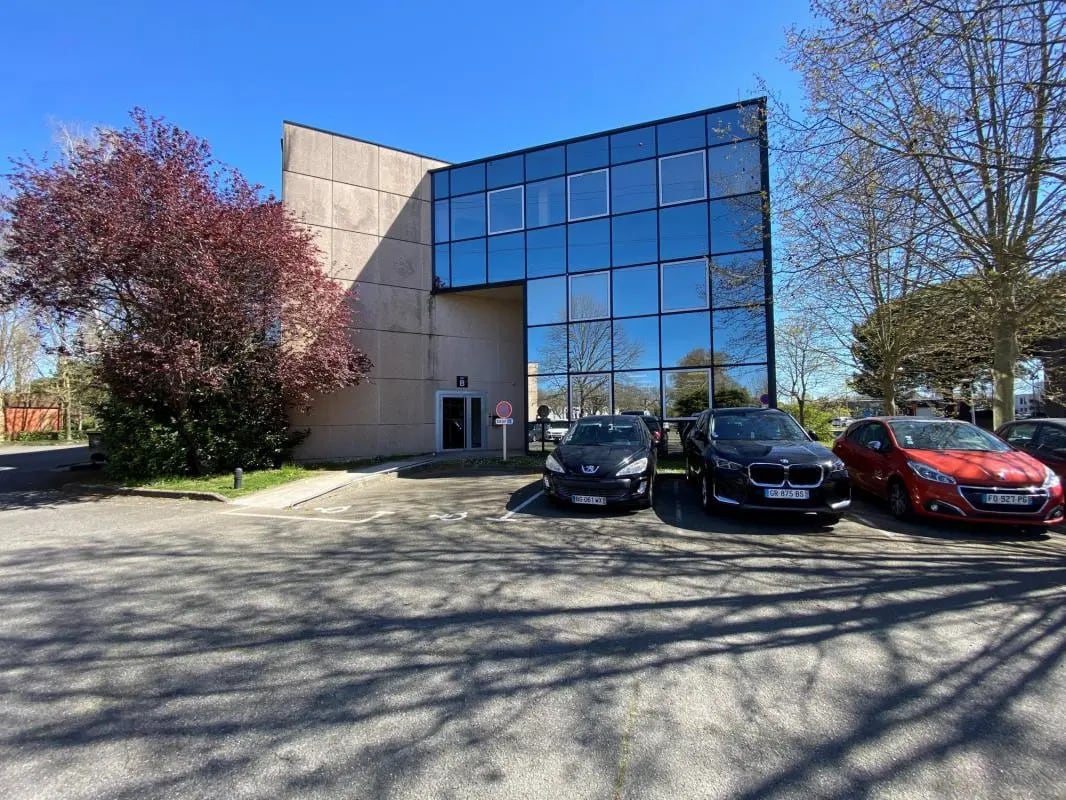 Office in Labège for lease Building Photo- Image 1 of 7