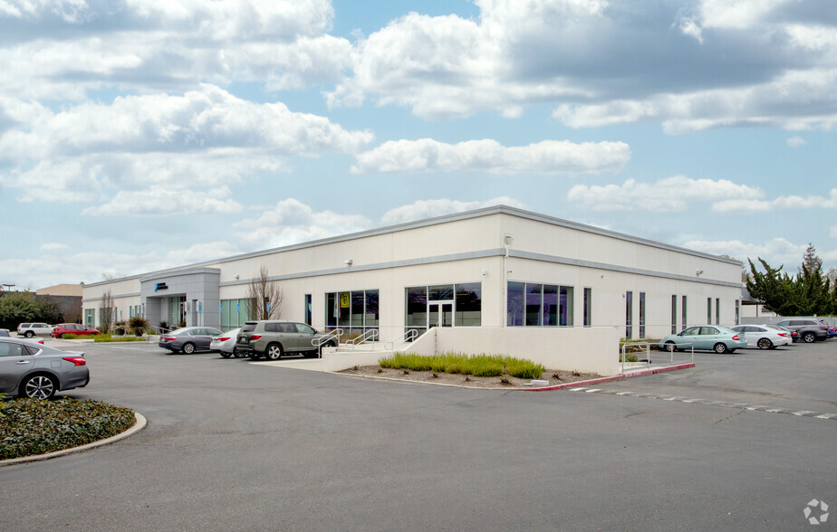 4600 Patrick Henry Dr, Santa Clara, CA for lease - Building Photo - Image 1 of 5