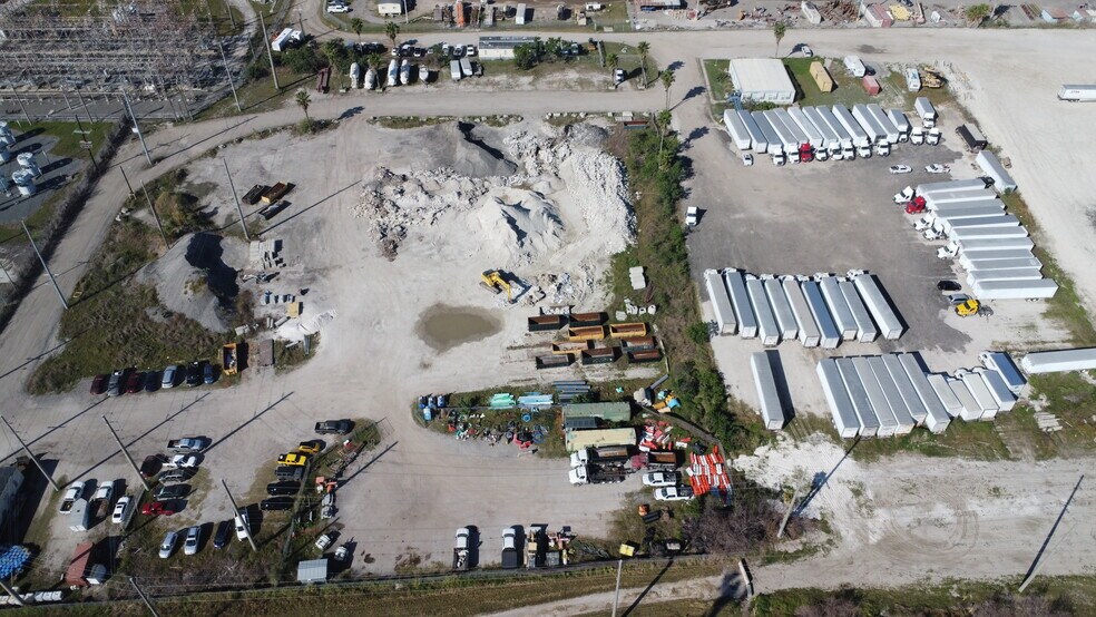 1650 Hemlock St, Tampa, FL à louer - Photo du bâtiment - Image 3 de 4